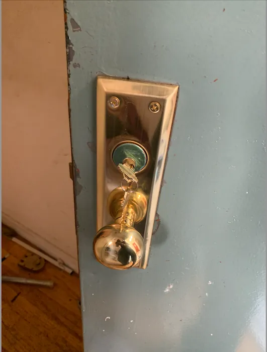 KeyMe Locksmiths Picture 3