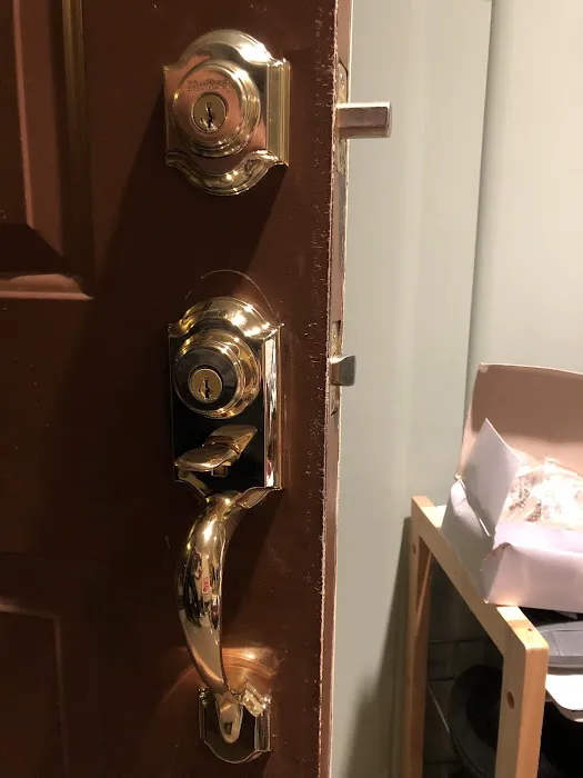 Fine Lock and Key Picture 2