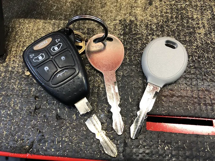 Fine Lock and Key Picture 5