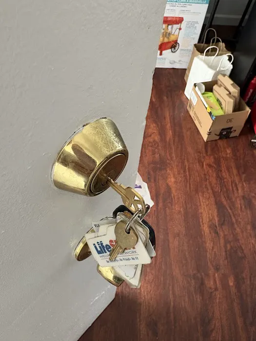 KeyMe Locksmiths Picture 1