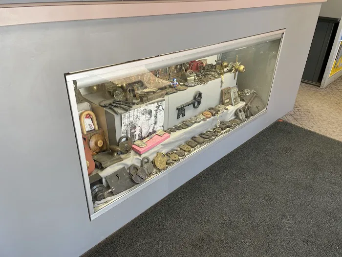 Action Lock and Key Picture 2