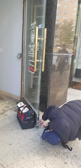 KeyMe Locksmiths Picture 2