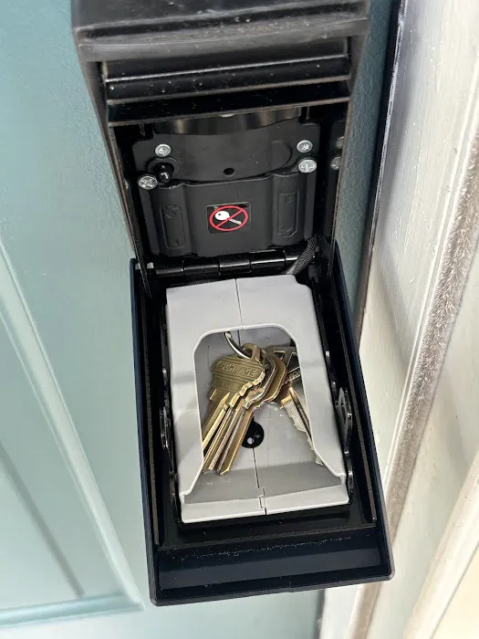 Plainfield Lock Techs Picture 4