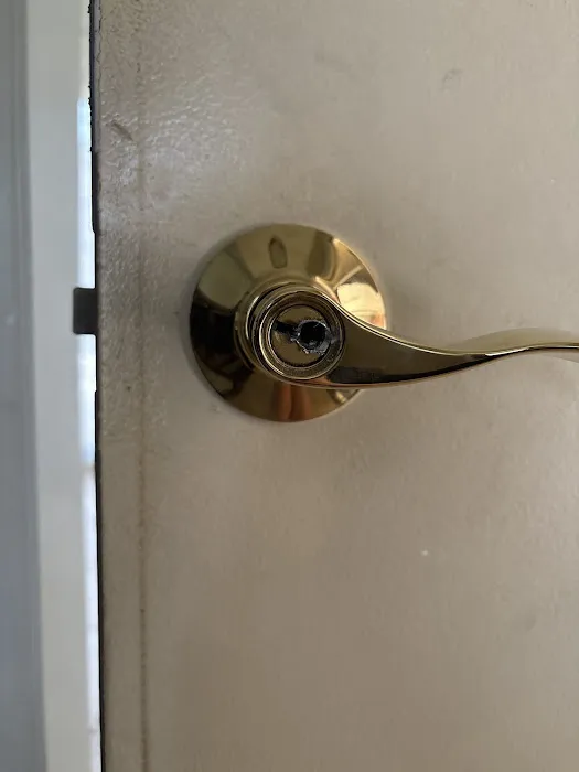 KeyMe Locksmiths Picture 9