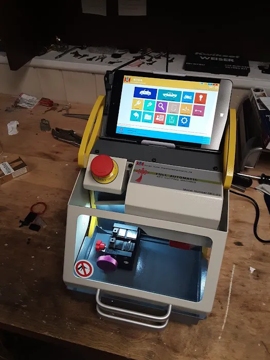 Bob's Lock & Key Picture 3