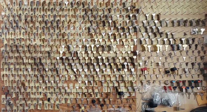 ADC Lock & Key Picture 2