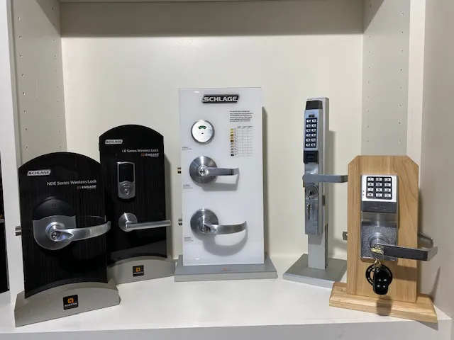 J & J Locksmith Picture 1