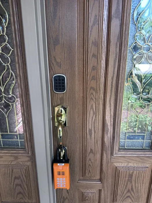 Lock-star Indianapolis Locksmith services Picture 1