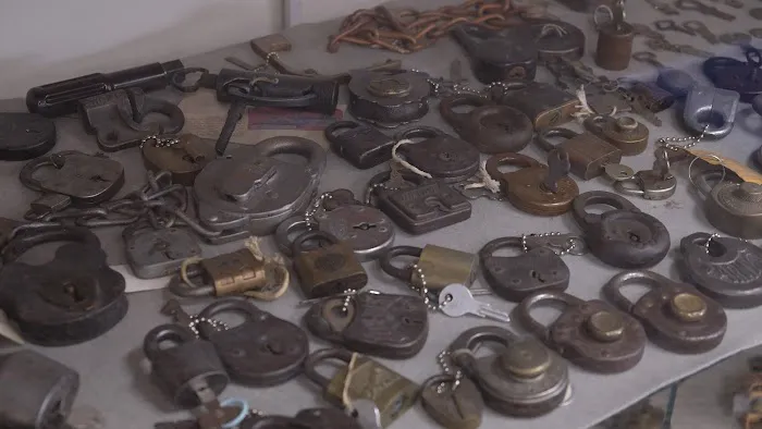 Haley's Lock Safe & Keys Picture 8