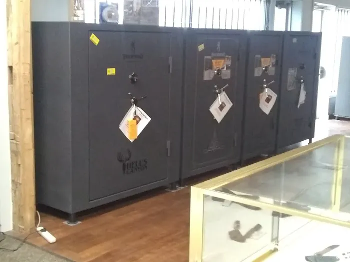 Haley's Lock Safe & Keys Picture 1