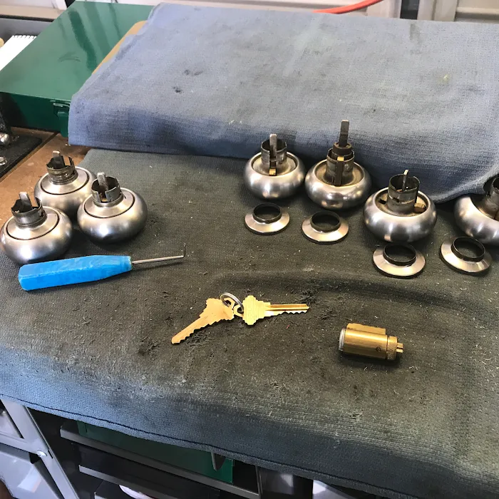 Johnny's Lock & Key Picture 8