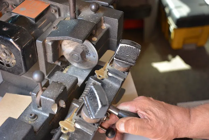 Robbins Lockshop Picture 5