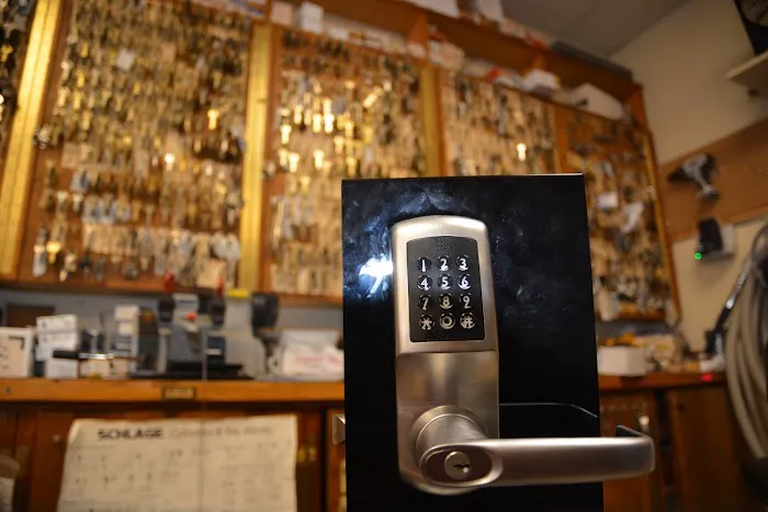 Robbins Lockshop Picture 2