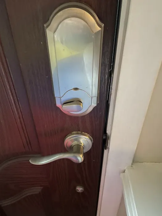 Boston Square Lock & Key Picture 5