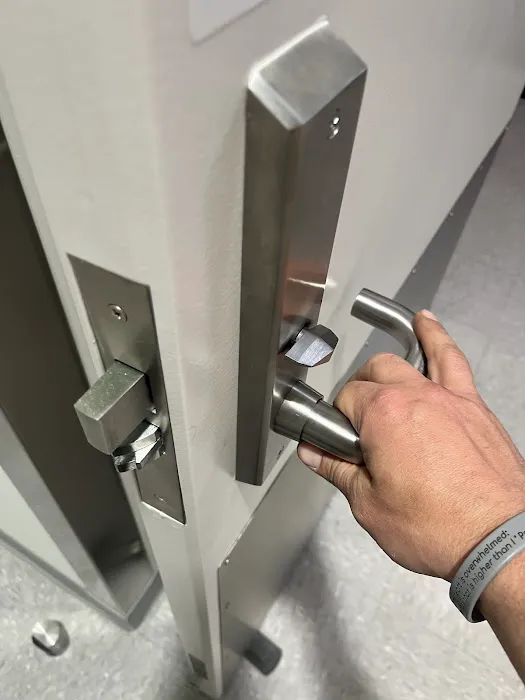 Discount Lock & Door Services LLC Picture 10