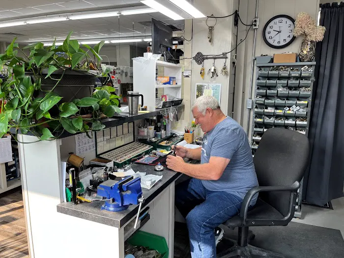 JR's Lock N Key LLC Picture 7