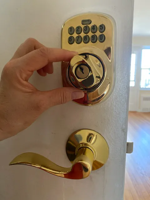 KeyMe Locksmiths Picture 1