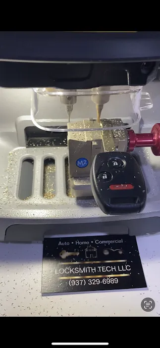 Locksmith Tech Picture 6