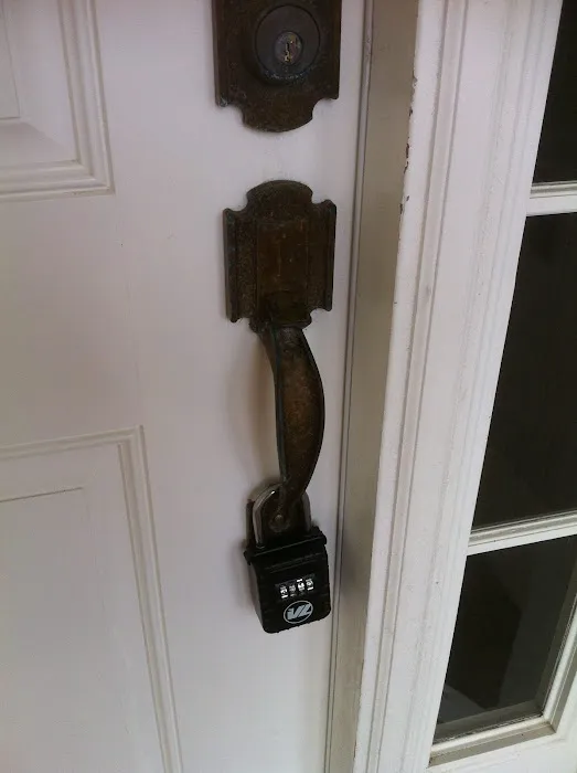 Locksmith R US Picture 5