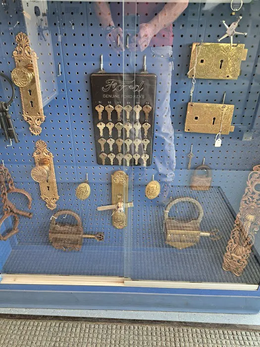 McElheney Locksmiths Picture 3