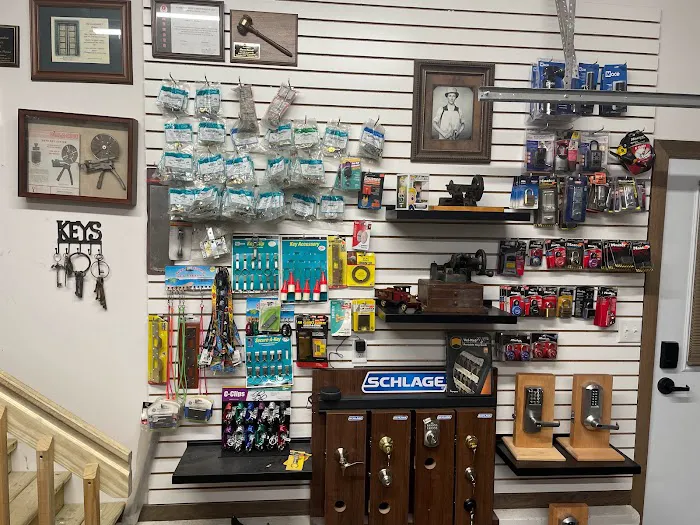 Russell's Locksmith Picture 2