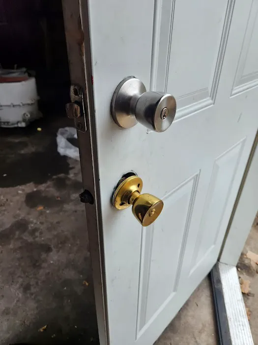 Emerson hardware and Locksmithing Picture 5