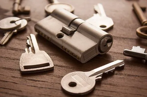 Emerson hardware and Locksmithing Picture 6