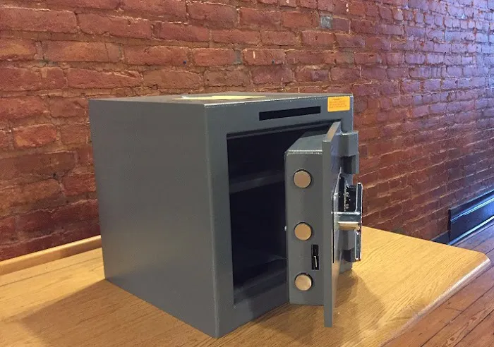 Lee's Locksmith Service Picture 10