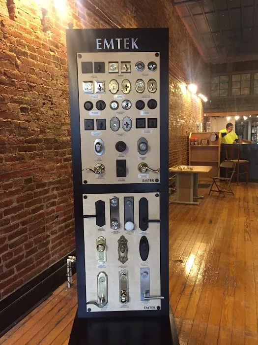 Lee's Locksmith Service Picture 8