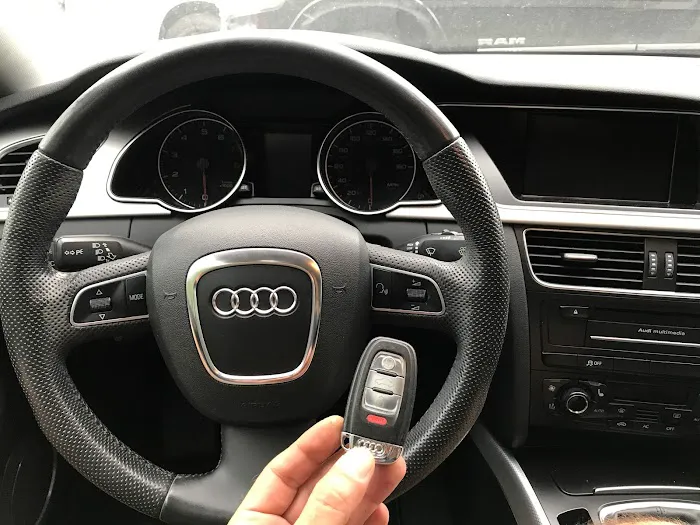 Automotive Key Picture 9