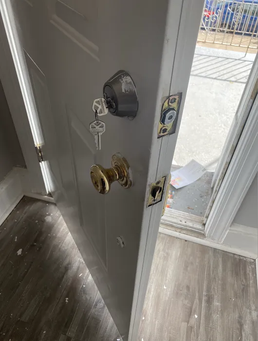 KeyMe Locksmiths Picture 10