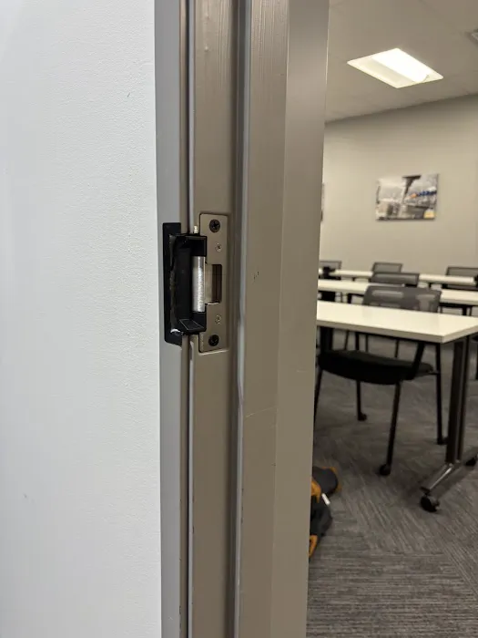 Metro locksmith Picture 3