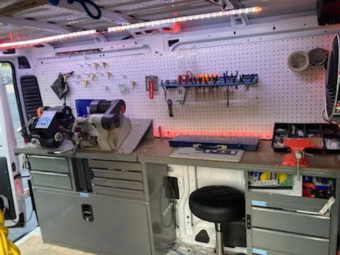 The Flying Locksmiths Detroit North Picture 9