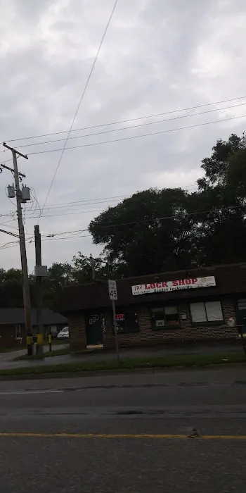 (Buds) The Lock Shop Picture 1