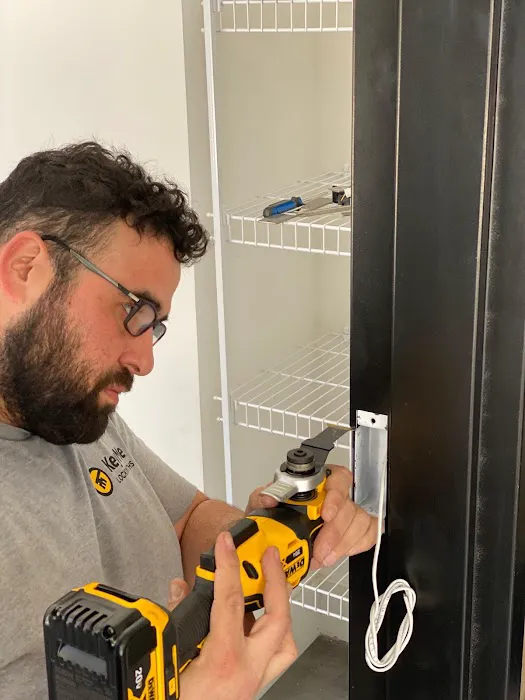 KeyMe Locksmiths Picture 1