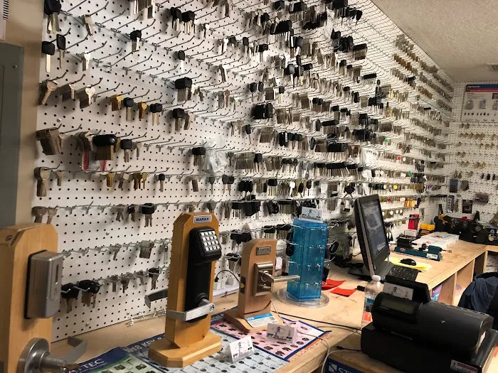 City Locksmith llc Picture 7