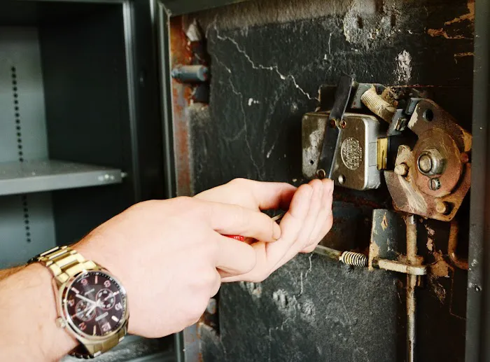 Big D Lock & Key Picture 5