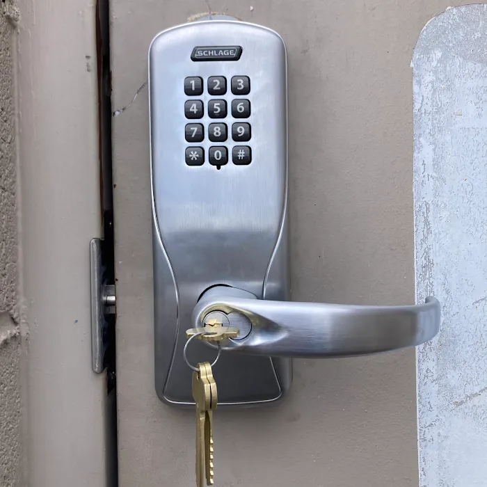 Snap & Crack Locksmith Picture 10