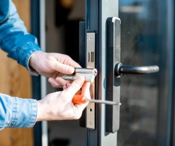 The Risks of Using Locksmith Services Without a Guarantee
