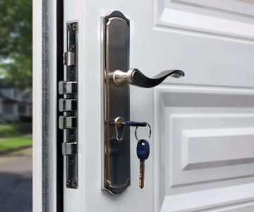 How to Secure Your Entry Doors With Multiple Lock Types
