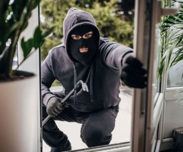 How to Protect Your Home From Burglary While Traveling