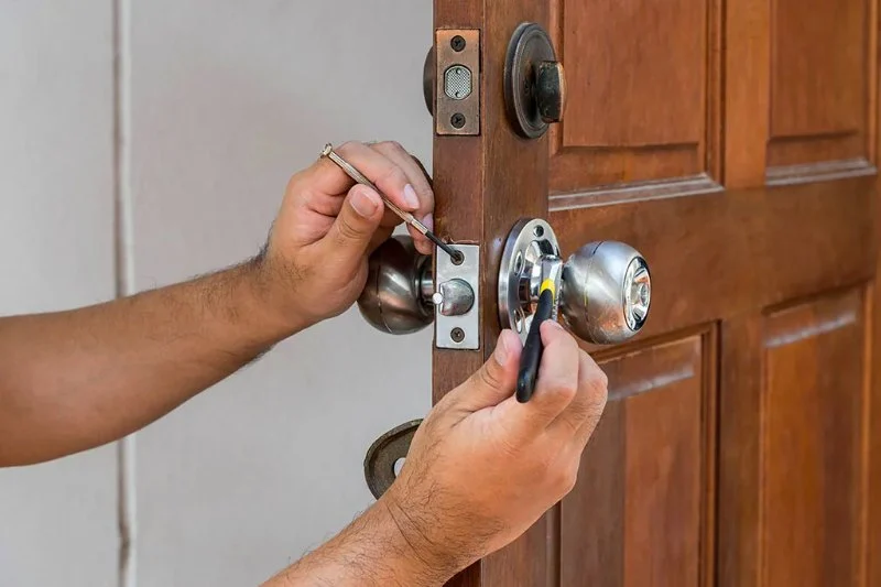 How to Choose the Right Locksmith for Emergency Situations