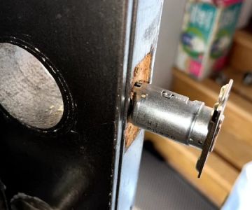 Importance of Installing a Smart Lock on Your Garage Door