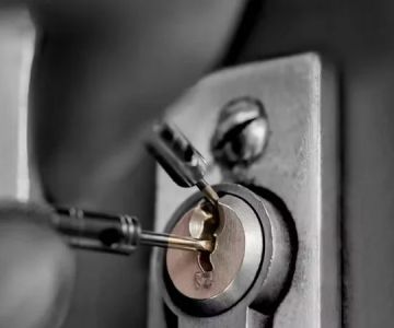 The Risks of Using Locksmith Services Without a Service Agreement