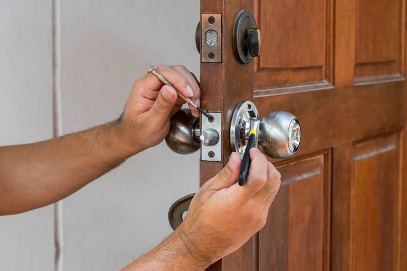 How to Choose the Right Locksmith for Your Lock Repair Services
