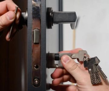 How to Handle Emergency Lockouts During Late Night Hours