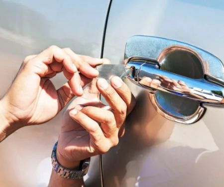 How to Choose the Right Locksmith for Emergency Car Lockouts