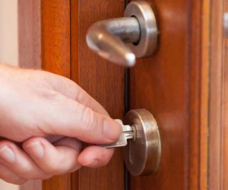 Locksmith Advice for Protecting Your Home from Burglary Attempts