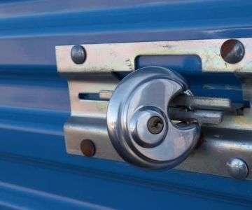 How to Protect Your Garage From Burglars Using Advanced Locking Systems