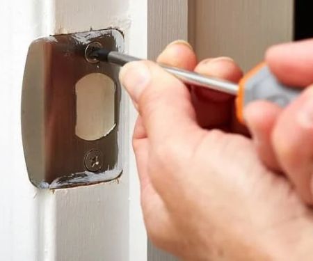 How to Safely Remove Jammed Keys From Interior Locks
